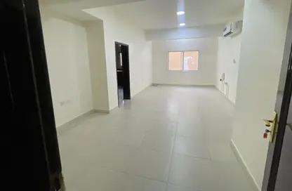 Apartment - 2 Bedrooms - 2 Bathrooms for rent in Al Kinana Street - Al Mirqab - Doha