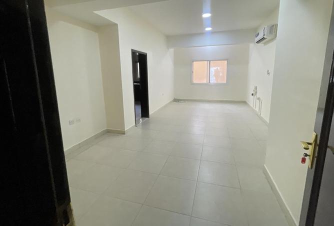 Apartment - 2 Bedrooms - 2 Bathrooms for rent in Al Kinana Street - Al Mirqab - Doha
