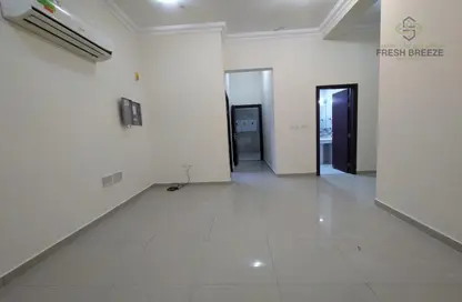 Apartment - 2 Bedrooms - 2 Bathrooms for rent in Al Mansoura - Al Mansoura - Doha