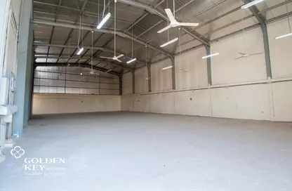Warehouse - Studio - 7+ Bathrooms for rent in Industrial Area 1 - Industrial Area - Doha