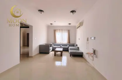 Apartment - 1 Bedroom - 1 Bathroom for rent in Umm Ghwailina Comm - Umm Ghuwalina - Umm Ghuwailina - Doha