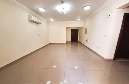 Apartment - 3 Bedrooms - 3 Bathrooms for rent in Umm Ghuwalina - Umm Ghuwailina - Doha