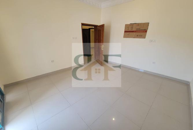 943078 - Property Image 3