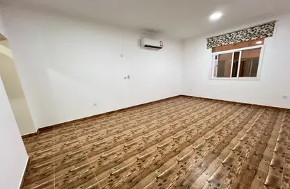 Apartment - Studio - 1 Bathroom for rent in Al Hanaa Street - Al Gharrafa - Doha