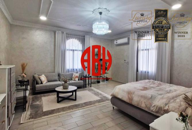 950698 - Property Image 2