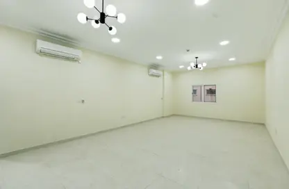 Apartment - 2 Bedrooms - 3 Bathrooms for rent in Al Mansoura - Al Mansoura - Doha