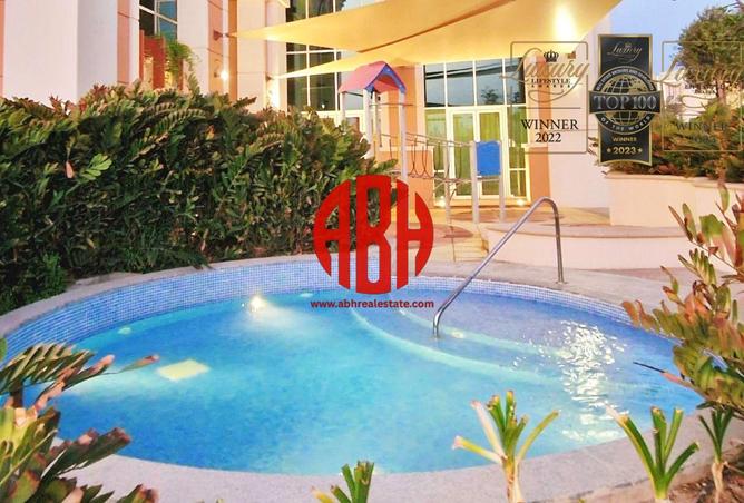 991505 - Property Image 2