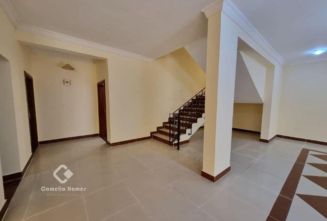 956600 - Property Image 3