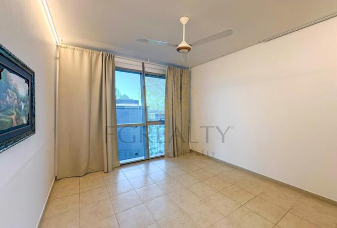 989595 - Property Image 2