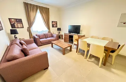 Apartment - 3 Bedrooms - 3 Bathrooms for rent in Umm Ghwailina Comm - Umm Ghuwalina - Umm Ghuwailina - Doha