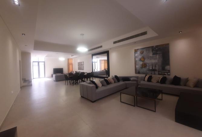 952474 - Property Image 2