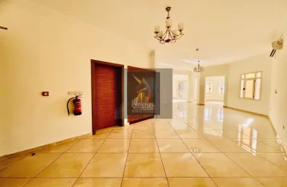 مجمع سكني - 4 غرف نوم - 5 حمامات للايجار في شارع  بو هامو - أبو هامور - الدوحة