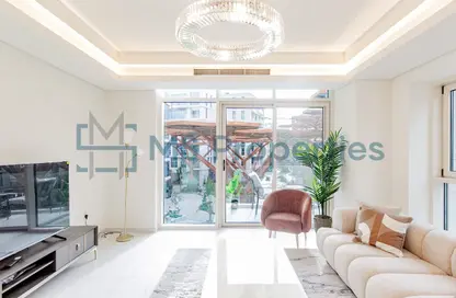 Apartment - 1 Bedroom - 2 Bathrooms for rent in Gewan Island - The Pearl Island - Doha