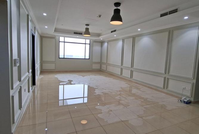 990140 - Property Image 2