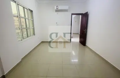 Apartment - 2 Bedrooms - 2 Bathrooms for rent in Al Mansoura - Al Mansoura - Doha