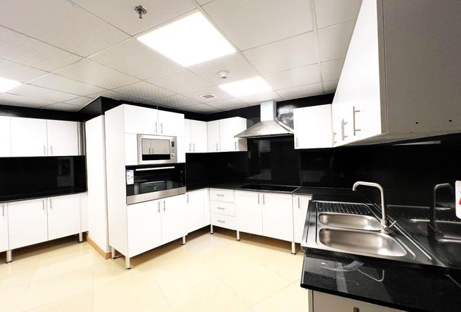 983027 - Property Image 3