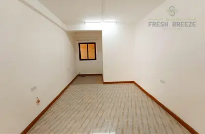 Empty Room image for: Apartment - 1 Bathroom for rent in Al Mansoura - Doha, Image 1