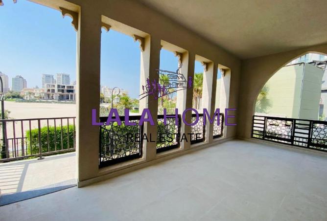 989258 - Property Image 2