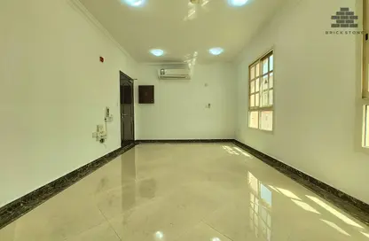 Apartment - 2 Bedrooms - 3 Bathrooms for rent in Muntazah 13 - Al Muntazah - Doha