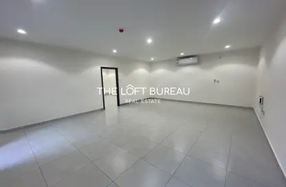 Apartment - 3 Bedrooms - 2 Bathrooms for rent in Fereej Bin Mahmoud North - Fereej Bin Mahmoud - Doha