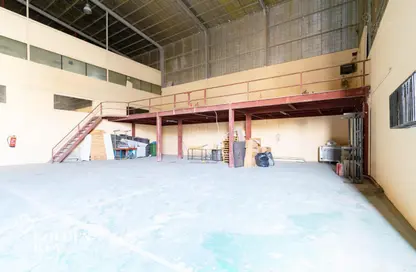 Warehouse - Studio - 2 Bathrooms for rent in Industrial Area 1 - Industrial Area - Doha
