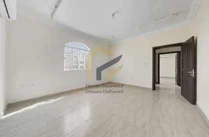 فيلا - 5 غرف نوم - 4 حمامات للايجار في فلل عين خالد - عين خالد - الدوحة