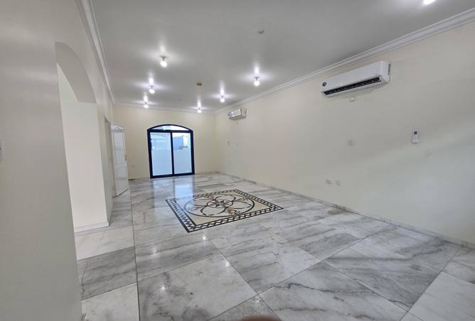 967217 - Property Image 3