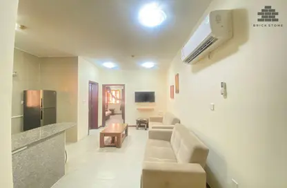 Apartment - 1 Bedroom - 1 Bathroom for rent in Umm Ghwailina Comm - Umm Ghuwalina - Umm Ghuwailina - Doha