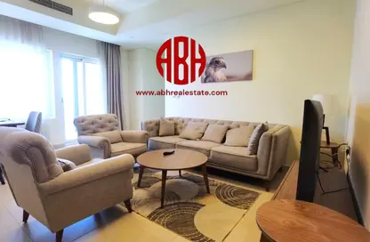Living Room image for: Apartment - 3 Bedrooms - 5 Bathrooms for rent in Marina Tower 23 - Marina District - Lusail, Image 1
