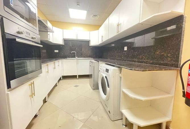 954042 - Property Image 3