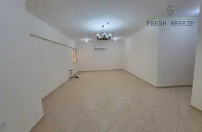 Empty Room image for: Apartment - 2 Bedrooms - 2 Bathrooms for rent in Najma - Doha, Image 1
