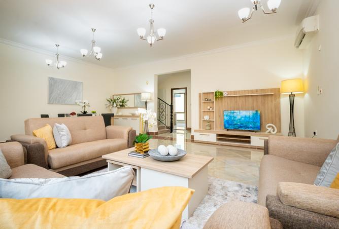 940169 - Property Image 2