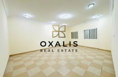 شقة - 2 غرف نوم - 3 حمامات للايجار في شارع الجزيره - فريج بن محمود الشمالي - فريج بن محمود - الدوحة