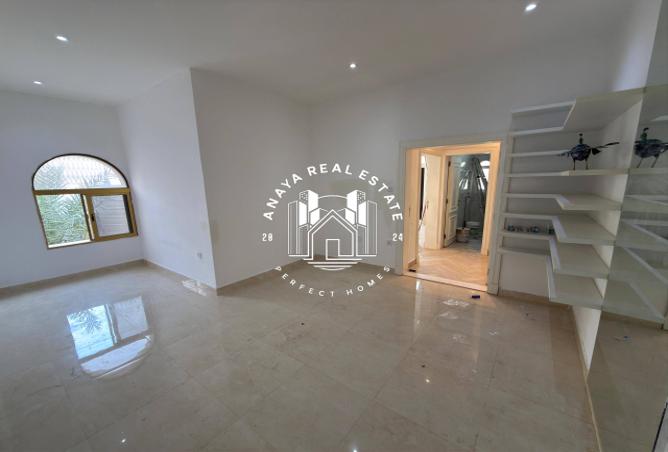 998390 - Property Image 3