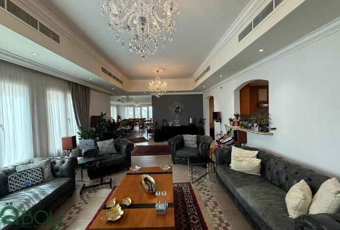 956818 - Property Image 3