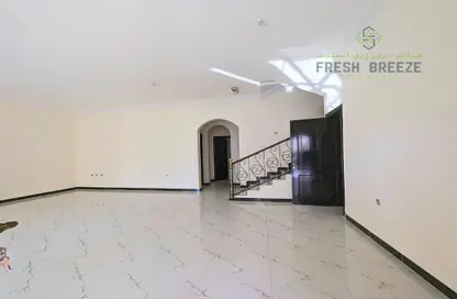 Villa - 5 Bedrooms - 4 Bathrooms for rent in Ain Khaled - Ain Khaled - Doha