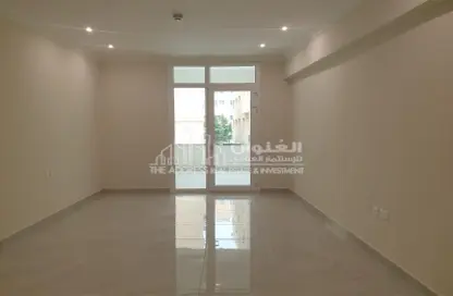 شقة - 3 غرف نوم - 4 حمامات للايجار في المنا رزدنس - شارع الكنانة - السد - الدوحة
