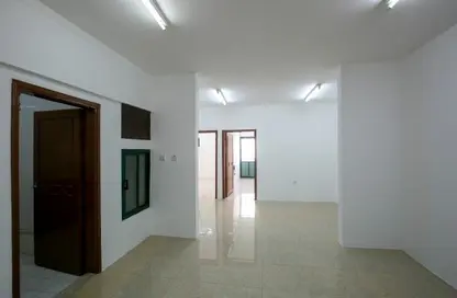 Empty Room image for: Apartment - 2 Bedrooms - 2 Bathrooms for rent in Al Hitmi - Al Hitmi - Doha, Image 1