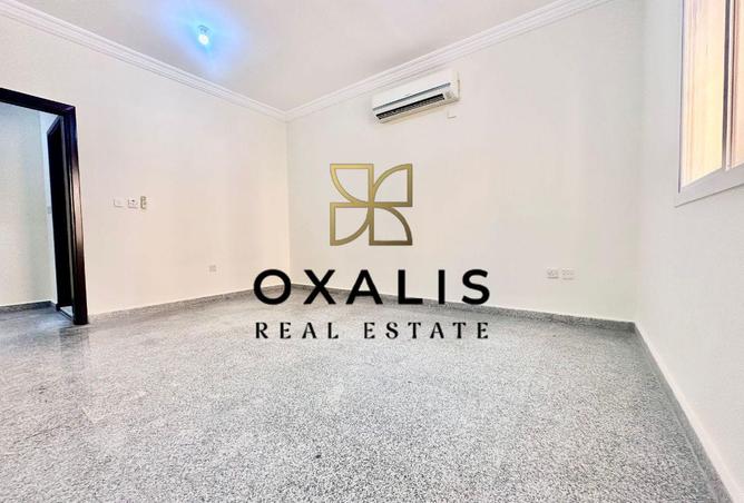 983708 - Property Image 3