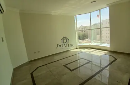 Apartment - 2 Bedrooms - 2 Bathrooms for rent in Thabit Bin Zaid Street - Al Mansoura - Doha