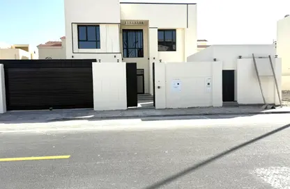 فيلا - 6 غرف نوم - 8 حمامات للبيع في الخيصة - الخيصة - أم صلال محمد