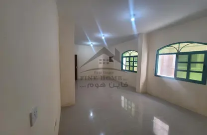 Empty Room image for: Apartment - 3 Bedrooms - 3 Bathrooms for rent in Umm Ghuwailina 4 - Umm Ghuwailina - Doha, Image 1