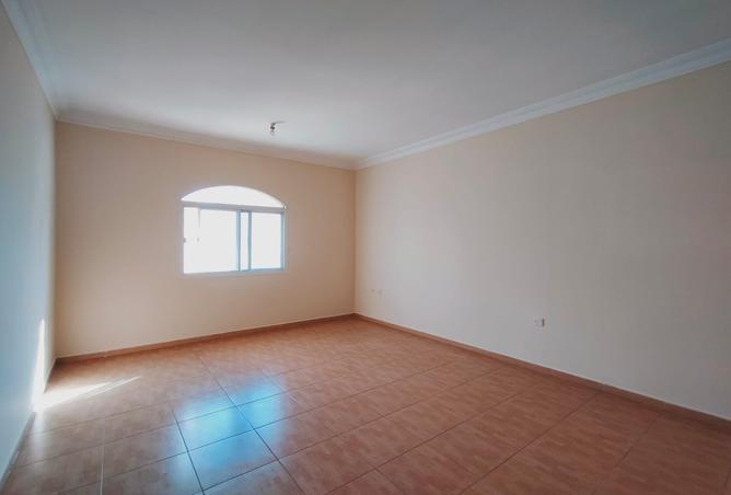 1004555 - Property Image 3