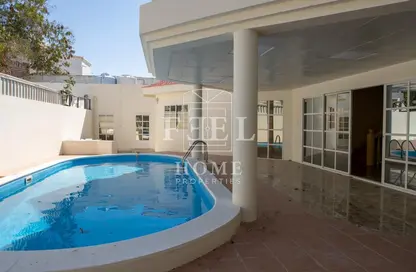 صورة لـ حوض سباحة فيلا - 3 غرف نوم - 6 حمامات للايجار في سلاطة الجديدة - سلاطة الجديدة - سلاطة - الدوحة ، صورة رقم 1