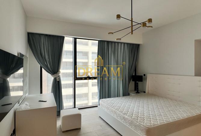 987116 - Property Image 2