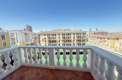 Apartment - 3 Bedrooms - 4 Bathrooms for rent in Carnaval - Qanat Quartier - The Pearl Island - Doha