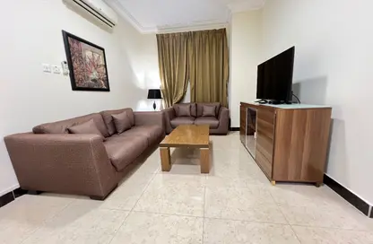 Apartment - 1 Bedroom - 1 Bathroom for rent in Umm Ghwailina Comm - Umm Ghuwalina - Umm Ghuwailina - Doha