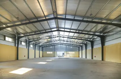 Warehouse - Studio - 7+ Bathrooms for rent in Industrial Area 2 - Industrial Area - Industrial Area - Doha