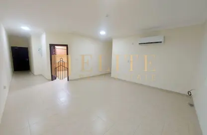Apartment - 3 Bedrooms - 2 Bathrooms for rent in New Doha - Doha