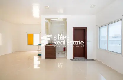Staff Accommodation - Studio - 1 Bathroom for rent in East Industrial Street - Birkat Al Awamer - Al Wakra